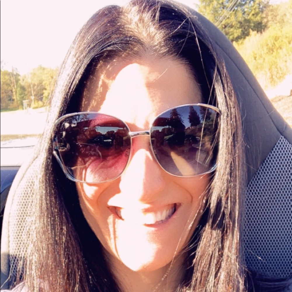 Meet your Posher, Marisa